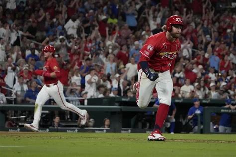 Cardinals rally in the eighth and then hold off Cubs for a 7.